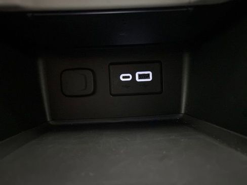 Used 2023 GMC Acadia SLE image 53