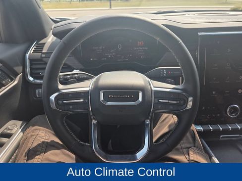 Used 2025 GMC Acadia Denali AWD/4WD image 19
