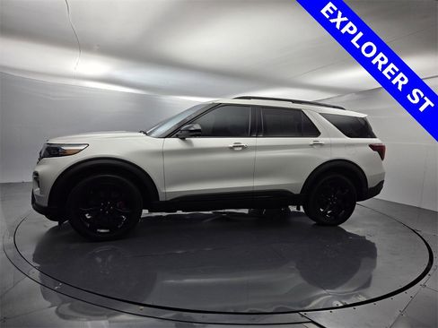 Used 2020 Ford Explorer ST w/ ST Street Pack image 6