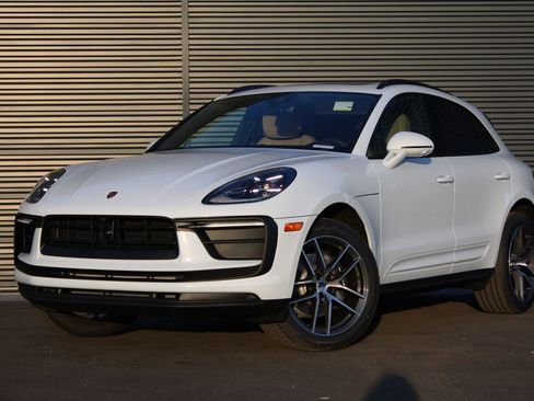 New 2026 Porsche Macan image 1