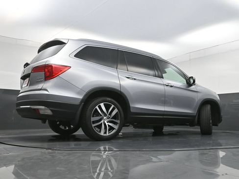 Used 2017 Honda Pilot Elite image 34