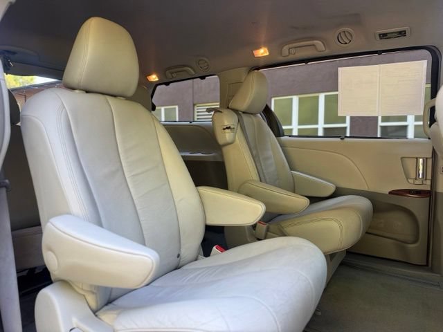 Used 2012 Toyota Sienna XLE FWD image 42
