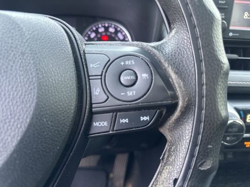 Used 2022 Toyota RAV4 XLE w/ Convenience Package image 28