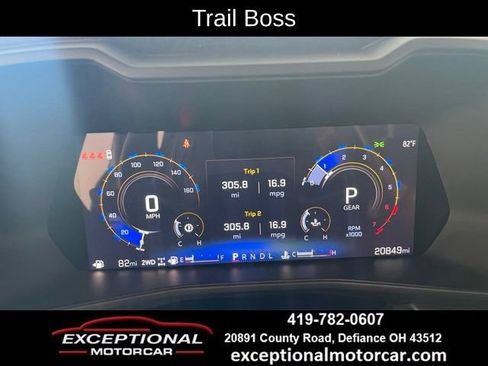Used 2024 Chevrolet Colorado Trail Boss w/ Technology Package AWD/4WD image 39