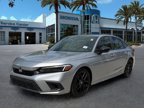 Used 2023 Honda Civic Sport image 4