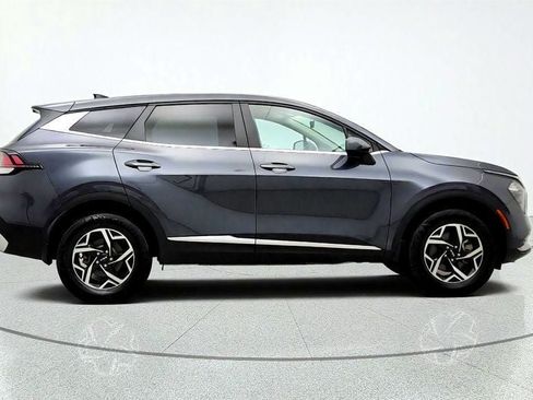 Used 2023 Kia Sportage LX AWD/4WD image 4