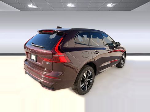New 2026 Volvo XC60 B5 Core w/ Climate Package image 9