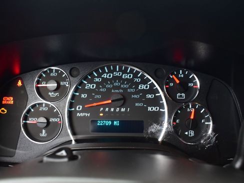 Used 2023 Chevrolet Express 2500 w/ Driver Convenience Package image 10