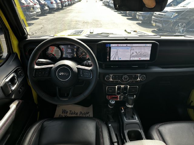 Used 2024 Jeep Wrangler Unlimited Rubicon AWD/4WD image 13