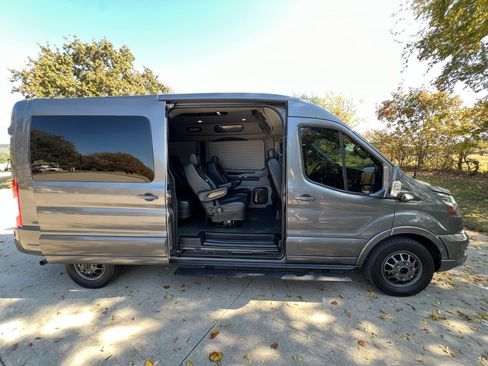 Used 2022 Ford Transit 250 Medium Roof AWD image 41