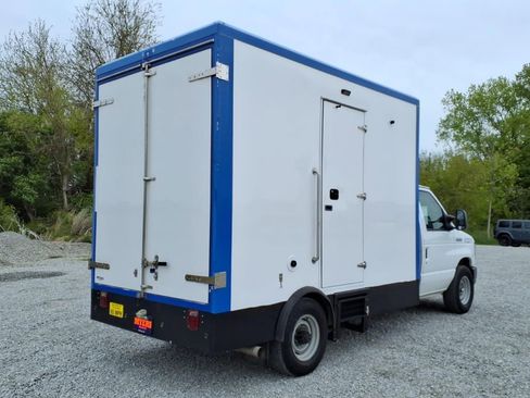 Used 2023 Ford E-350 and Econoline 350 Super Duty w/ Power Windows & Locks Group RWD image 7