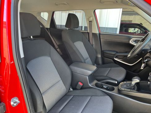 Used 2025 Kia Soul LX w/ LX Technology Package image 34
