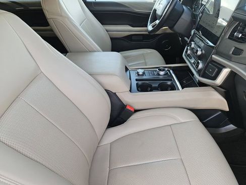 Used 2023 Ford Expedition Max XLT AWD/4WD image 16