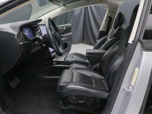 Used 2016 Tesla Model X 90D image 28