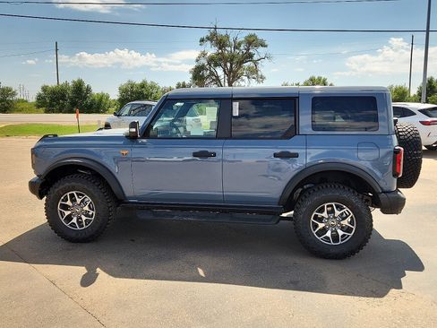 New 2025 Ford Bronco Badlands image 2