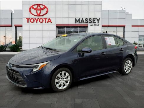 Used 2024 Toyota Corolla LE image 29