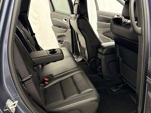 Used 2020 Jeep Grand Cherokee Limited AWD/4WD image 32
