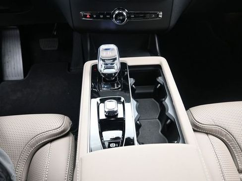 Used 2026 Volvo XC90 B6 Ultra image 13