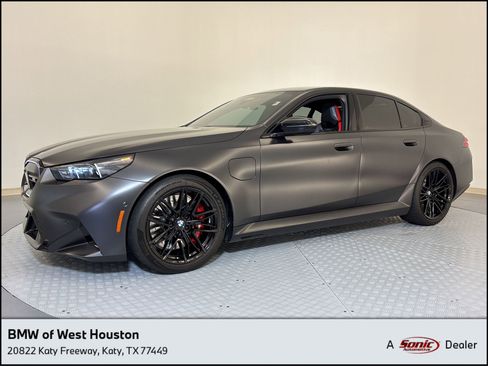 Used 2026 BMW M5 w/ Executive Package image 1