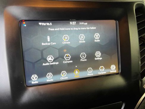 Used 2019 Jeep Cherokee Latitude Plus FWD image 38