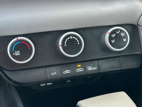 Certified 2024 Hyundai Elantra SE FWD image 19
