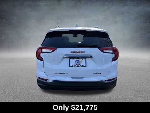 Used 2023 GMC Terrain AT4 image 4
