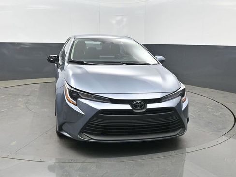 Used 2025 Toyota Corolla LE FWD image 33