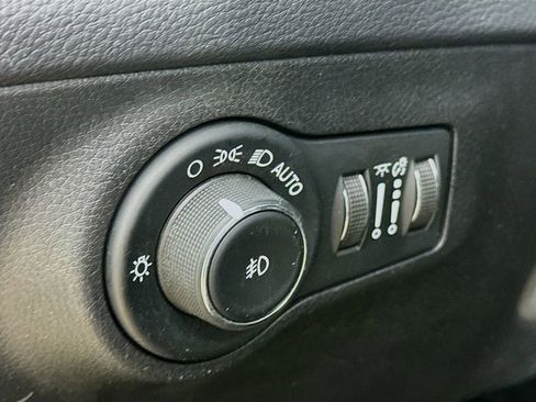 Used 2019 Jeep Compass Latitude AWD/4WD image 12