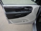 Used 2015 Dodge Grand Caravan SXT image 3