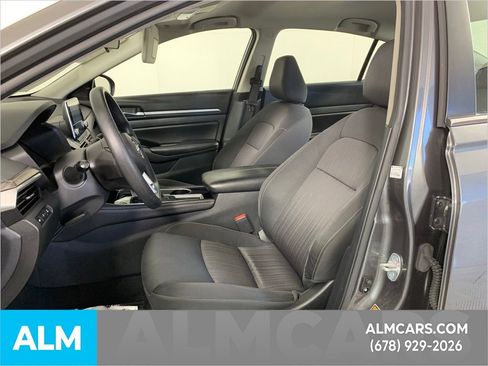 Used 2023 Nissan Altima 2.5 SV image 14