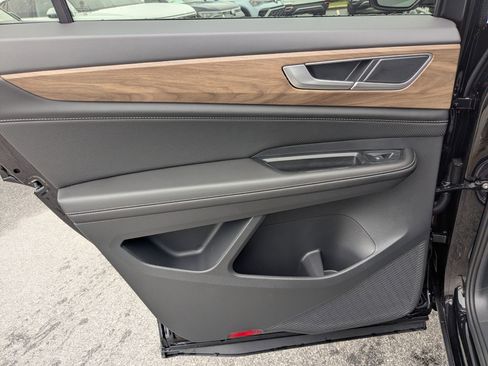 New 2026 Volkswagen Atlas SE image 25