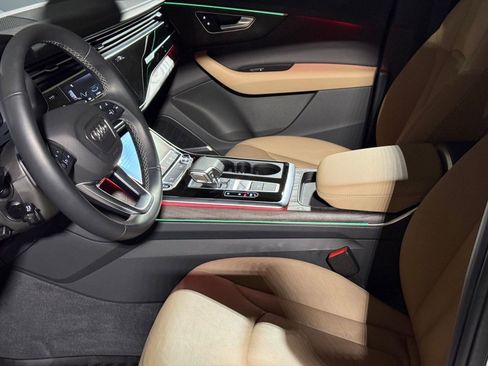 Certified 2025 Audi Q7 2.0T Premium w/ Convenience Plus Package image 5