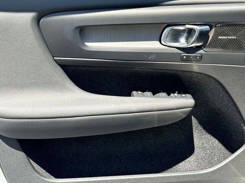 New 2024 Volvo XC40 B5 Ultimate w/ Climate Package image 15