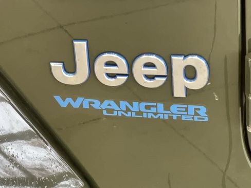 Used 2021 Jeep Wrangler Sahara w/ Cold Weather Group image 10