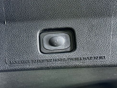 Used 2016 Ford Explorer XLT w/ Equipment Group 202A FWD image 29