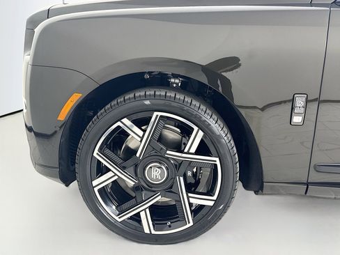 New 2026 Rolls-Royce Cullinan Black Badge AWD/4WD image 10