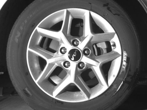 Used 2025 Kia Soul LX w/ LX Technology Package FWD image 13