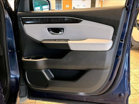 Used 2023 Honda Pilot Elite image 23