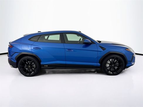 Used 2024 Lamborghini Urus S image 4