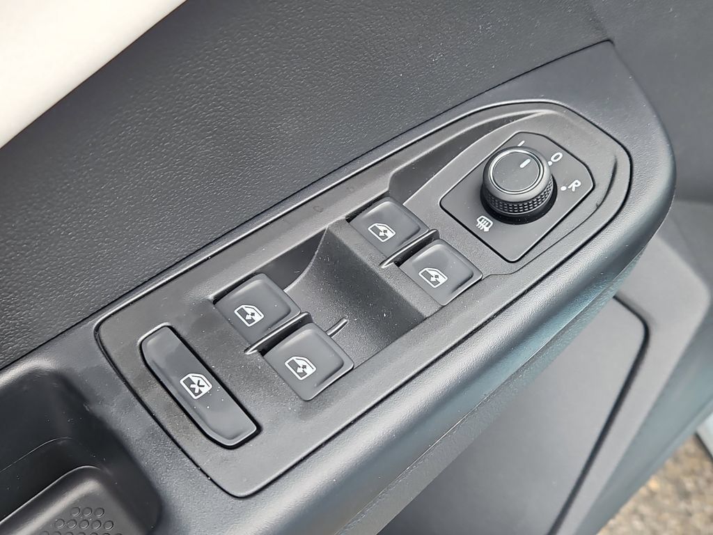 New 2026 Volkswagen Taos SE AWD/4WD image 18