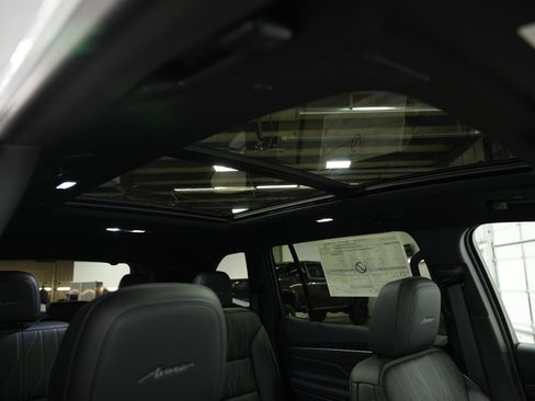 New 2026 Buick Enclave Avenir w/ Super Cruise Package AWD/4WD image 20