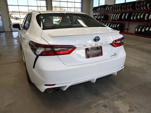 Used 2023 Toyota Camry SE w/ Cold Weather Package FWD image 7