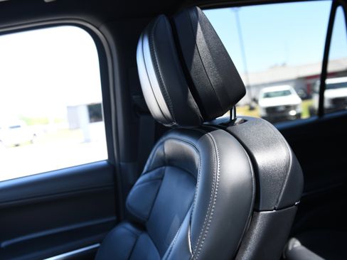 Used 2025 Lincoln Navigator Reserve w/ Jet Appearance Package AWD/4WD image 37