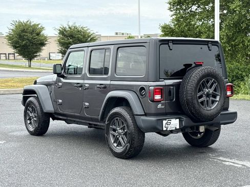 Used 2024 Jeep Wrangler Unlimited Sport AWD/4WD image 27