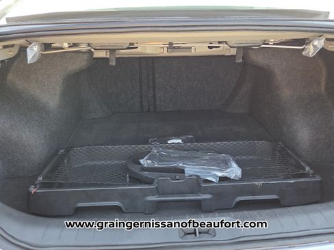 Used 2023 Nissan Altima 2.5 SR w/ SR Premium Package FWD image 6