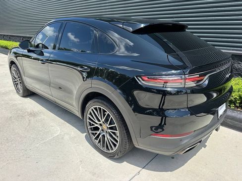 Certified 2020 Porsche Cayenne AWD/4WD image 3