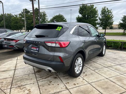 Used 2022 Ford Escape SE FWD image 11