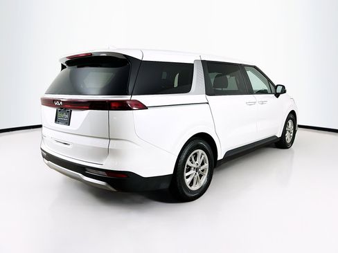 Used 2024 Kia Carnival LX image 9