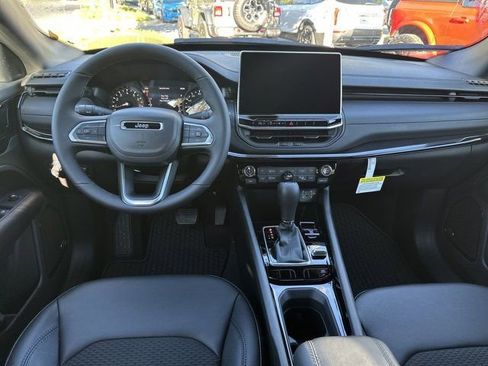 New 2026 Jeep Compass Latitude image 21