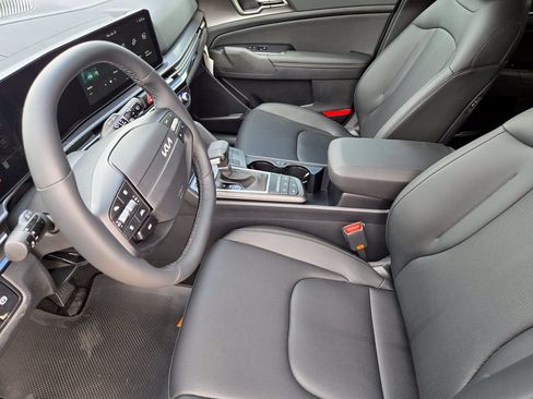 New 2026 Kia Sportage EX FWD image 10